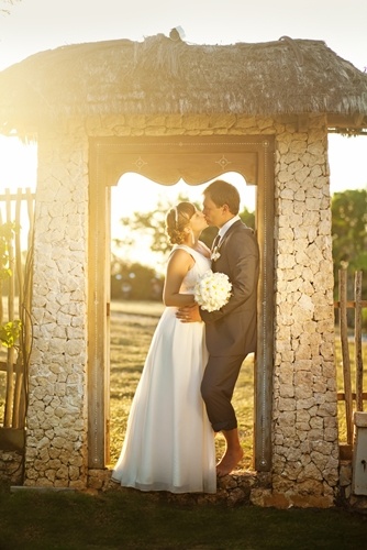 A rustic wedding is simple but stunning.